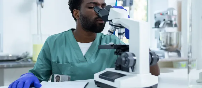 pathologists_assistant